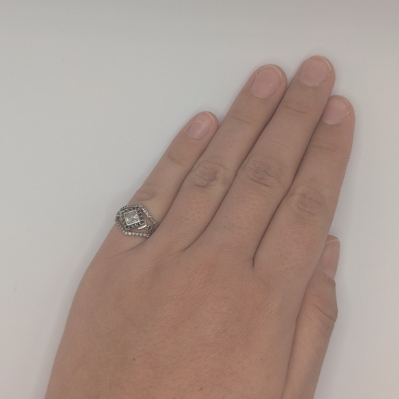 Size 5 Silver Ring - Broken - Picture 2 of 7